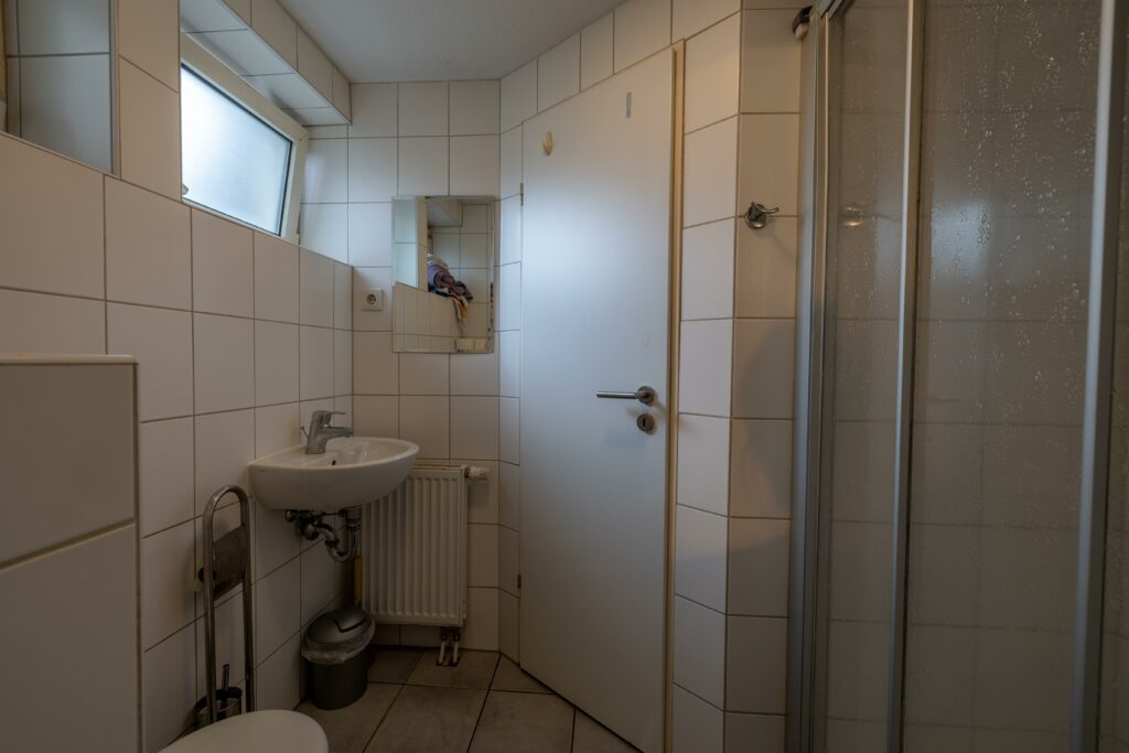 Bad Kellerwohnung - Mehrfamilienhaus Wirges - Schlotter Immobilienplus