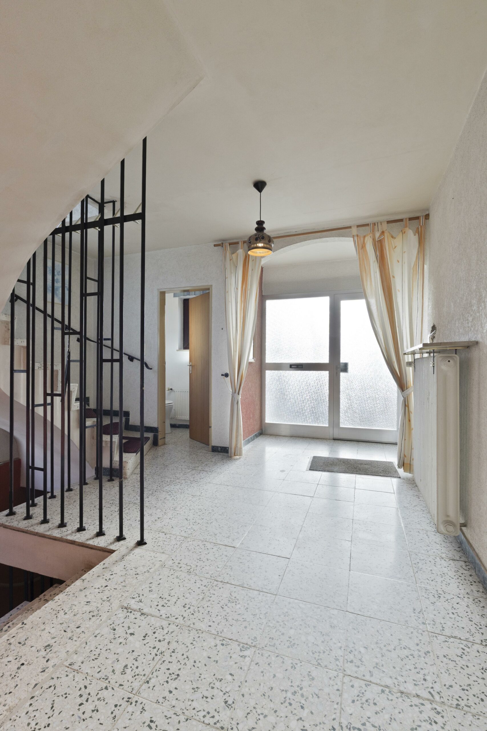 Flur EG mit Blick auf Haustür