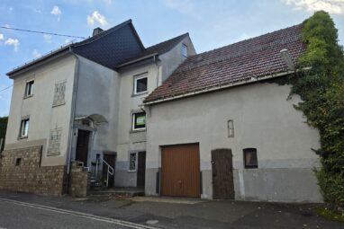 Sanierungsbedürftiges Haus mit Scheune & Garten